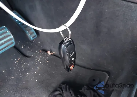 2017 Porsche Cayenne E-Hybrid S Platinum Edition z USA, uszkodzony, nr VIN WP1AE2A20HLA74657